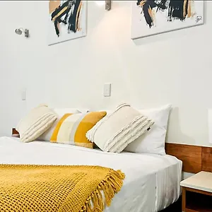 Traveller's 4*, Ayr Australien